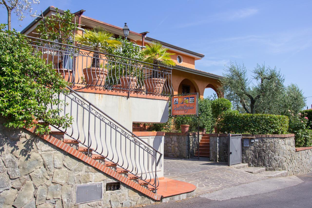 Le Quattro Stagioni Guest House Massa  Bagian luar foto